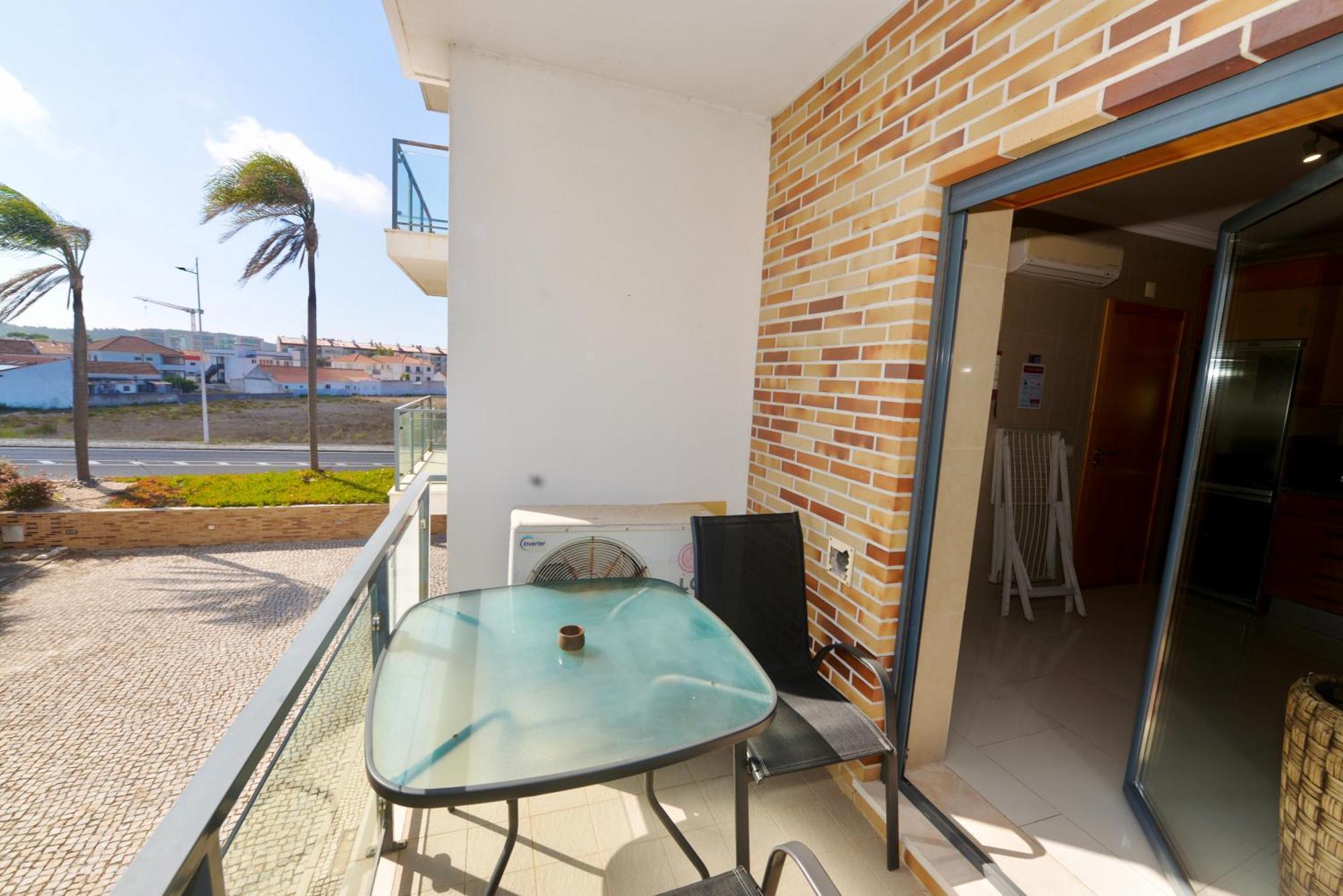 Pebble - 1 Bedroom Apartment Sleeps 5 With Pool & Tennis Court Sao Martinho do Porto Exterior photo