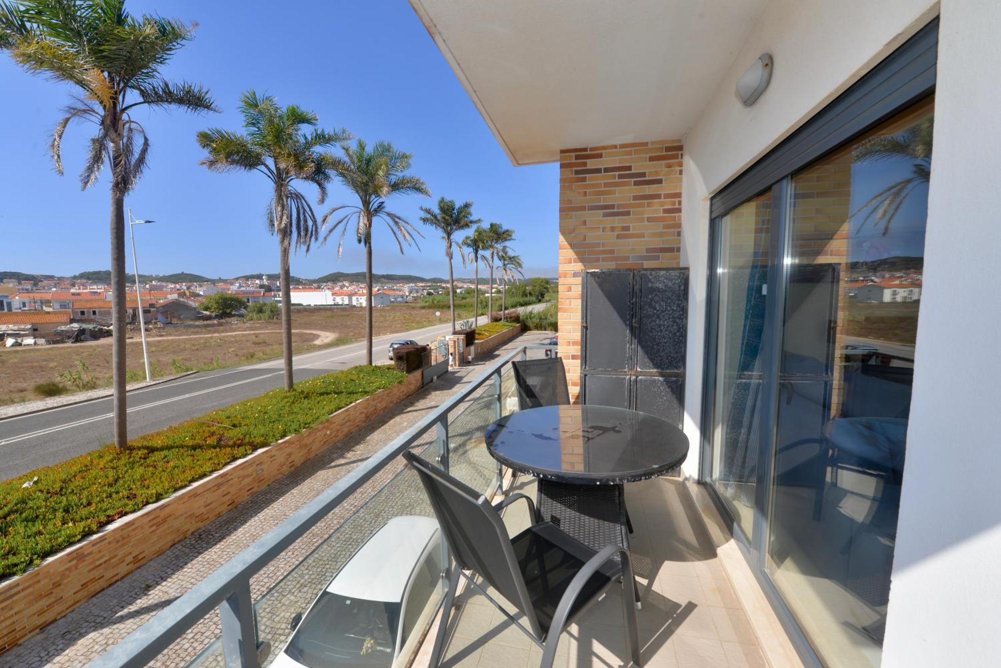 Pebble - 1 Bedroom Apartment Sleeps 5 With Pool & Tennis Court Sao Martinho do Porto Exterior photo
