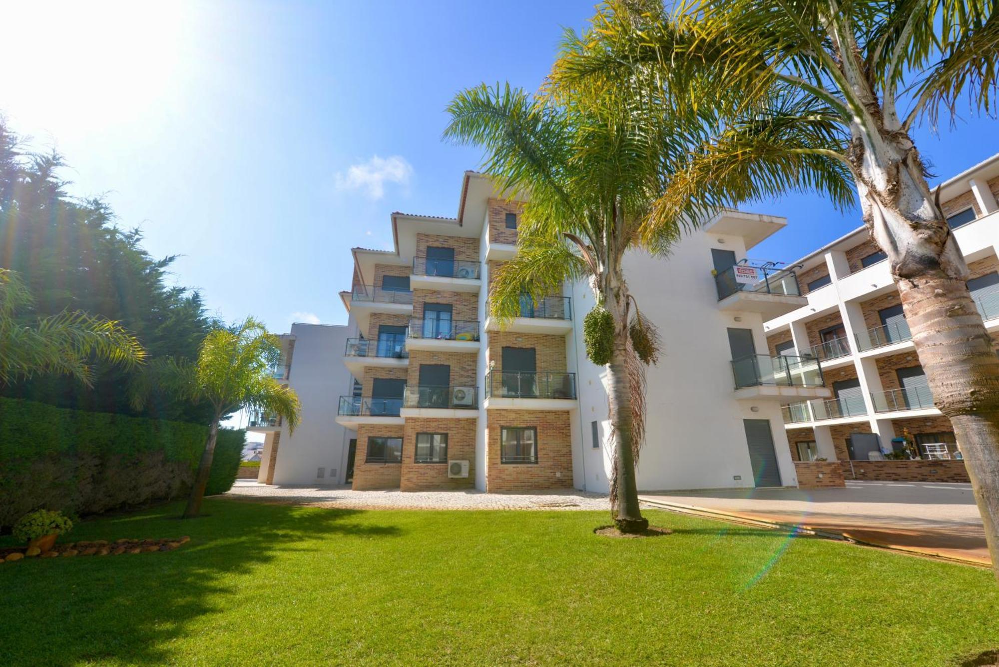 Pebble - 1 Bedroom Apartment Sleeps 5 With Pool & Tennis Court Sao Martinho do Porto Exterior photo